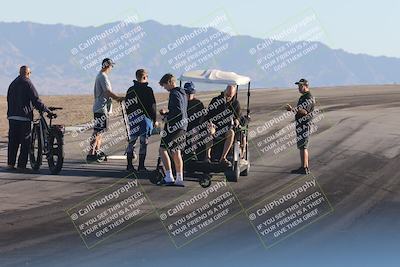 media/Oct-30-2025-Racers Edge (Thu) [[dabbdaf680]]/1-Around the Pits- Track Walk/